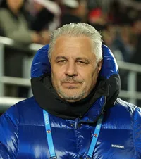 Șumudică, acuzații grave  Tehnicianul Rapidului după  scandalul de dopaj  din Liga 1: „Sunt echipe care bagă vitamine pe venă! Vi le și spun”