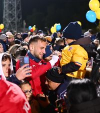 Baie de mulțime  „Tricolorii”, asaltați de fani la Mogoșoaia. Vor record cu Kosovo:  „Sperăm să fie 50.000”