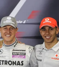 Hamilton, despre Schumacher  Omagiul adus de englez legendei din  Formula 1,  în prefața unei noi cărți: „A fost un model pentru tinerii piloți”