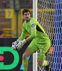 Courtois nu dă înapoi Starul lui Real Madrid  refuză naționala Belgiei  cât timp Tedesco e selecționer