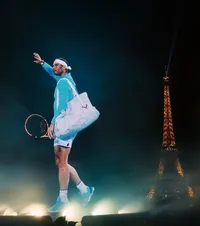 Paris, omagiu fabulos pentru Nadal  O siluetă uriașă a lui Rafa, proiectată lângă  Turnul Eiffel  + Mesaje emoționante de la alte legende din sport