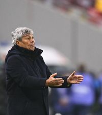 Steaua vs. FCSB  Lucescu reia subiectul: „Cu cine credeți că țin toți pensionarii? Cu FCSB. Joacă în Europa,  nu ca cealaltă , care joacă cu vreo echipă comunală”