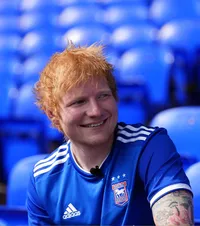 Ed Sheeran, agentul Starul pop s-a implicat în transferul făcut de echipa favorită din Premier League: „Era cu  Taylor Swift  când a sunat jucătorul”