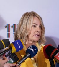 România alege   Nadia Comăneci : „Toată lumea vorbește despre un moment istoric, în care o femeie ar putea deveni președinte”