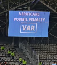 Părerea specialistului  Un fost arbitru explică, pentru GOLAZO.ro, faza controversată din finalul meciului  Dinamo - Sepsi , când oaspeții au primit penalty