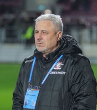 Tensiuni la Rapid  Marius Șumudică  și-a pus la zid jucătorii: „Dacă din 3 metri nu putem da gol, eu ce să fac?”