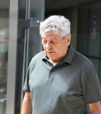 Lucescu, operat din nou!  De ce nu mai vrea selecționerul să meargă la Kiev, când va avea loc intervenția și  cât va dura recuperarea