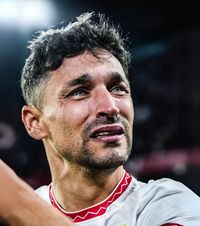 Jesus Navas, băiatul „bolnav” de Sevilla  Filmul unei nopți de neuitat. Imagini copleșitoare de la  ultimul meci  pe „Sanchez Pizjuan”