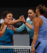 O nouă înfrângere pentru Halep Simona și Paolini, învinse în doar  21 de minute  la World Tennis League