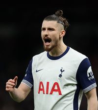 Drăgușin, criticat și apărat! Cum reacționează analiștii englezi față de jocul stoperului lui Tottenham.  Ce spune Ange Postecoglou