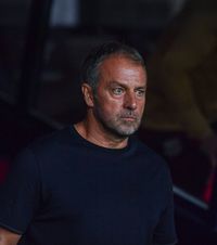 Hansi Flick, frustrat Antrenorul Barçei, despre situația lui Dani Olmo și Pau Victor: „ Nu sunt mulțumit  de situație. Vor să joace pentru acest club”