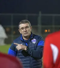 FC Buzău, schimbări radicale  Eugen Neagoe s-a ținut de promisiune:  9 jucători OUT!  Antrenorul amenință: „Lista e deschisă”