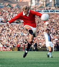 Ultimul „Rege”  Povestea lui Denis Law , un geniu al istoriei lui Manchester United. „The King” s-a ridicat la cer