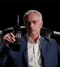 Vinul specialului VIDEO:  Jose Mourinho , antrenor și antreprenor. Portughezul și-a lansat propria marcă de vin