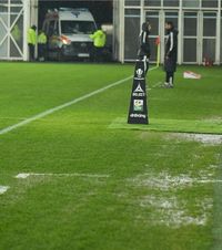 Probleme la derby  FOTO : Terenul e distrus! Cum arată gazonul de pe „Arcul de Triumf”, înainte de  Dinamo - U Cluj