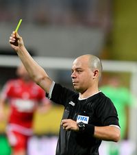 Verdictul lui Marius Avram Fostul arbitru, despre penalty-ul ușor acordat celor de la FCSB: „ Este lovitură de la 11 metri , am fost foarte atent”