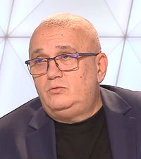 „Deștepților, eu sunt anti-Becali!”  Mesajul lui Emil Grădinescu către fanii Stelei: „ Veți plăti ! Ați scris pe gardul cui nu trebuia”