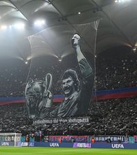 Un meci mare, pentru legendă O scenografie impresionantă a aprins FCSB - Manchester United:  Helmut Duckadam , eroul roș-albastru