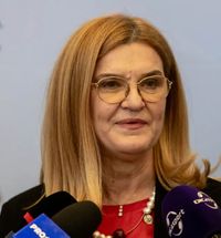 Lipă, alături de ultrași  Fosta canotoare vrea  să modifice Legea 4:  „Noi interzicem! De asta avem toți fanii aceștia recalcitranți...”