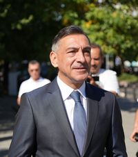 Îl contrazice pe Lucescu   Ilie Dumitrescu  e de părere că Louis Munteanu merita să fie la naționala mare: „Era momentul lui”