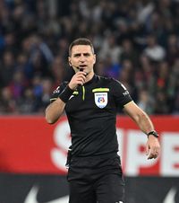 Rapid - Dinamo El arbitrează derby-ul »  N-a mai fluierat în Liga 1 din februarie