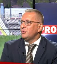 Zăvăleanu rămâne precaut  Oficialul lui Dinamo, prima reacție după procesul câștigat de „câini”:  „Să nu ne hazardăm.  Povestea nu s-a terminat”