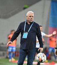  Șumudică rămâne la Rapid!   Răsturnare de situație, după ce antrenorul își anunțase   demisia  în urma eliminării din Cupă