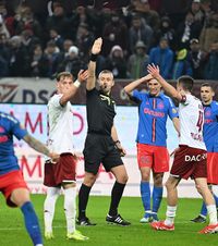 Radu Petrescu, la Rapid - FCSB   Derby-ul va fi condus de arbitrul despre care   Șumudică a insinuat că ține cu rivalii