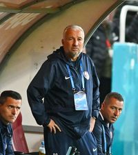 „Suntem proștii proștilor!”  Dan Petrescu, dezamăgit că CFR nu știe să țină de rezultat:   „Așa se câștigă campionate”