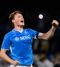 Revanșa  Vândut de Manchester,   McTominay poate fi campionul Italiei  cu Napoli. Și United are un sezon de coșmar