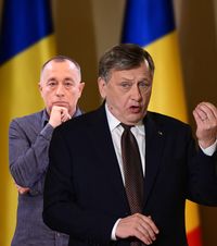 CONFLICTUL CRIN ANTONESCU - TOLONTAN  Jurnalistul povestește cum   a fost concediat  după o investigație despre actualul candidat la președinție