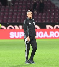 „N-am pregătit jocul bine”  Sabău își asumă partea de vină pentru eșecul cu CFR Cluj:   „N-am făcut ce trebuia să fac”  » Ce spune despre cupele europene