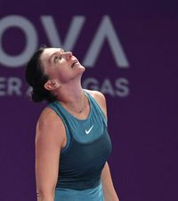 Halep a ieșit din Top 10   Românca, depășită de un jucător de 21 de ani în   clasamentul banilor câștigați  din tenis