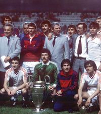 39 de ani de la Sevilla '86  Mesajele transmise de   Steaua și FCSB  la prima aniversare a câștigării CCE fără Duckadam: „Eroi de poveste!”