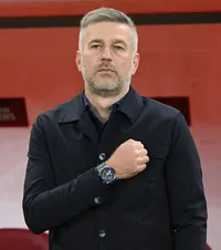 Iordănescu rupe tăcerea  Fostul selecționer recunoaște că negociază preluarea unei echipe:   „Sunt nerăbdător  să antrenez”