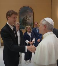 Sinner a mers la Vatican  Liderul ATP a fost primit în vizită de   Papa Leon al XIV-lea.  Ce cadou i-a oferit jucătorul » Dialog amuzant între cei doi