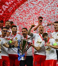 FCSB ridică trofeul  Campionii României   au fost premiați  după victoria cu U Craiova » Imagini spectaculoase pe Arena Națională