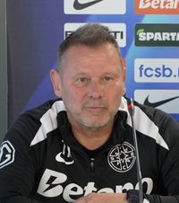  „Facem planul împreună”  Thomas Neubert a vorbit despre cantonamentul de vară de la FCSB »   Tot staff-ul  a fost prezent la conferință