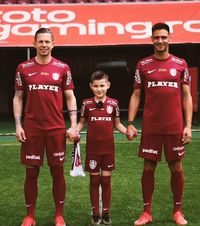 „Da, mai pot!”   CFR Cluj s-a decis în privința veteranilor   Ciprian Deac și Mario Camora:  „Ați pășit fară a ști ce vă rezervă viitorul”