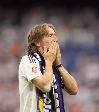 Ultimul meci pe „Bernabeu”    FOTO:    Luka Modric  a emoționat un întreg stadion: „Vreau să spun o frază care mi-a plăcut...”