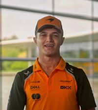 Banca Transilvania la McLaren    VIDEO.  Compania din Cluj va apărea pe monopostul și pe căștile piloților liderului din   Formula 1