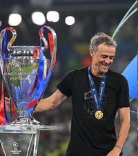 Pentru Xana  Momente emoționante la finala Ligii » Scenografie imensă   în memoria fiicei lui Luis Enrique  + tricoul special purtat de antrenor