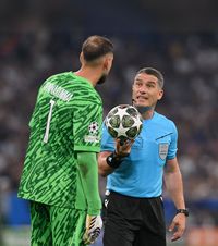 Kovacs n-a scăpat de critici!  Analiză   GOLAZO.ro  . Cum au fost cele opt meciuri arbitrate de Istvan în Ligă. De la   „dictator”  la „extraordinar”