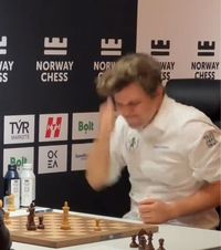 Reacție nervoasă    VIDEO.    Magnus Carlsen  a șocat lumea șahului după înfrângerea cu Gukesh Dommaraju: „Dumnezeule!”