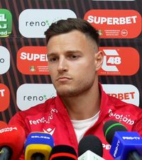 „Situația e complexă”  Patronul FCSB, noi detalii despre   transferul lui Politic : „Am suportat eu obligațiile jucătorului”