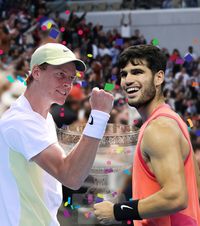 Finală istorică la Roland Garros    Alcaraz e campion la Paris!  Îl învinge pe Sinner după 5 ore și jumătate și o   revenire uluitoare