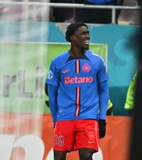 Gele, out de la FCSB  Trei cluburi din Liga 1 se bat pentru semnătura atacantului francez!   Ce pierdere își asumă campioana