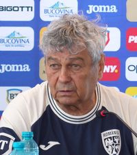 Lucescu, despre demisie  Selecționerul a discutat subiectul   plecării sale de la națională:  „Cariera jucătorilor merge mai departe”