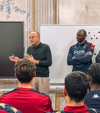 Șucu l-a convins pe Vieira  Tehncianul francez și-a prelungit   contractul cu Genoa  până în 2027