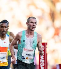 Mai rapid ca Mo Farah  Fiul unui fost fotbalist din naționala Angliei   a doborât recordul  pe care multiplul campion olimpic îl deținea de 14 ani